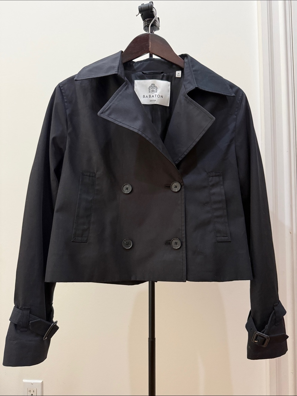 Aritzia Babaton The Esquire Short Trench Coat - City Twill in color Black